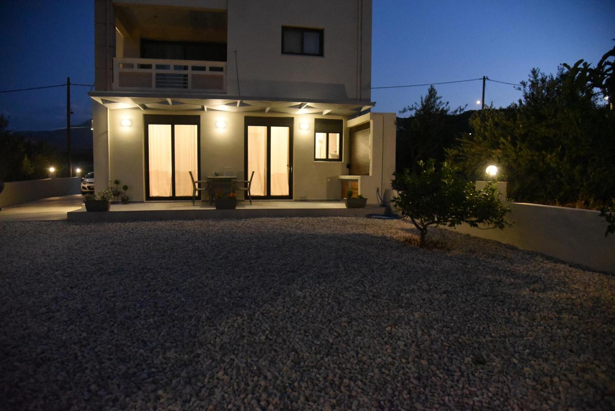 Pirgos Deluxe Apartment - Private Parking Киссамос Экстерьер фото